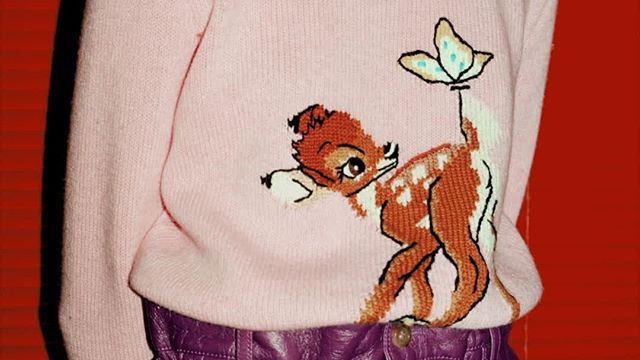Copertina di Disney x Miu Miu: i maglioni di Bambi e Alice arrivano giusto in tempo per Natale