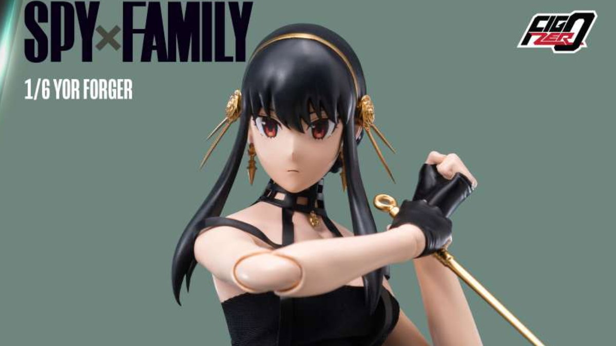 Immagine di Yor Forger, l'action doll di Threezero è bellissima
