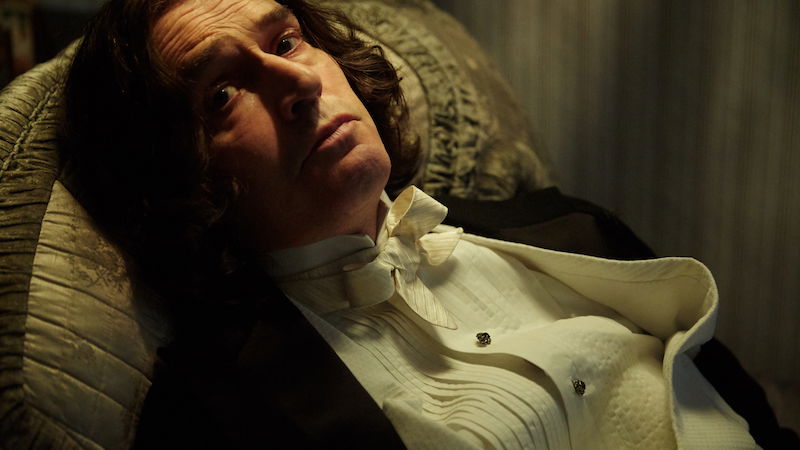 Copertina di The Happy Prince: Rupert Everett diventa regista e omaggia Oscar Wilde