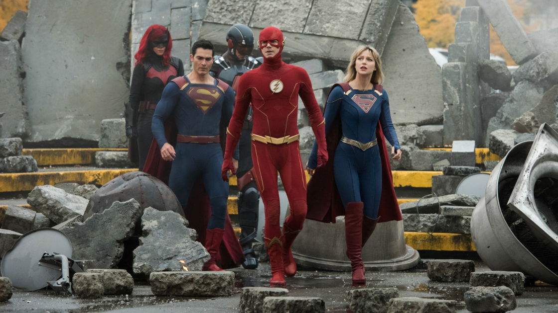 Copertina di Crisis on Infinite Earths, confermato un cameo eccellente (e l'Easter Egg di Watchmen)