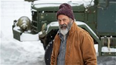 Copertina di Mel Gibson è un Babbo Natale con la pistola nel trailer di Fatman