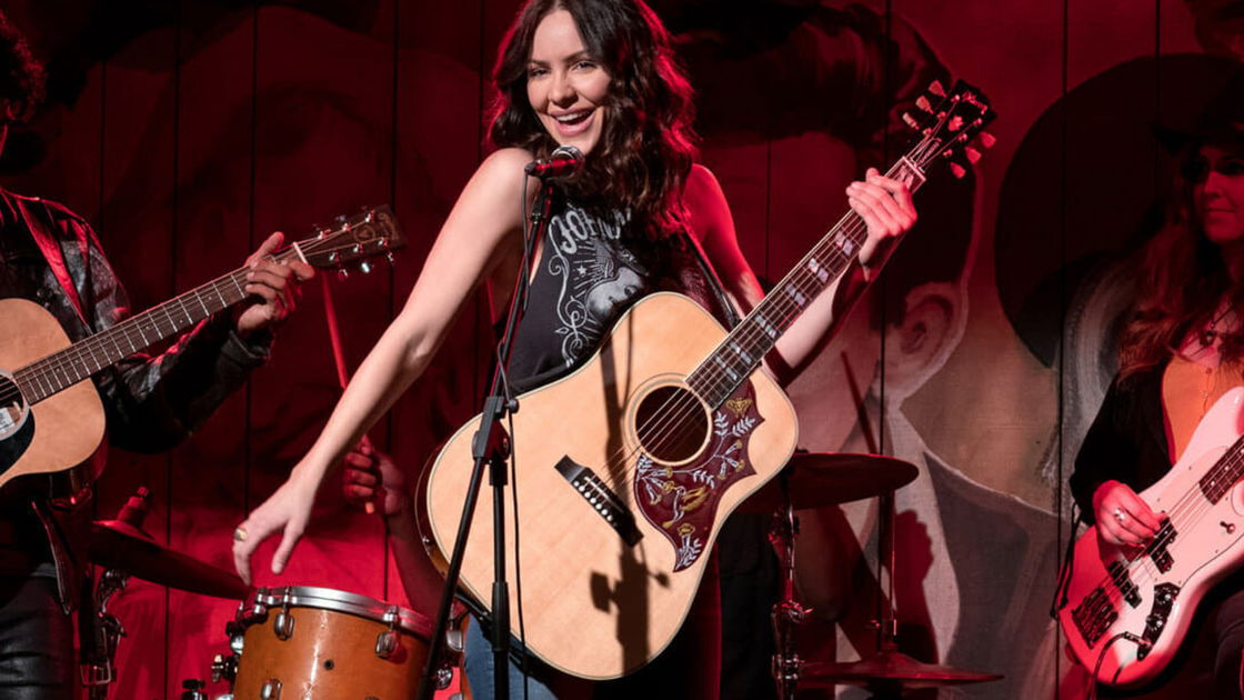 Copertina di Country Comfort: cosa sappiamo della comedy con Katharine McPhee che fa tornare in mente La Tata