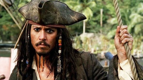Copertina di Johnny Depp non ha perso il ruolo in Pirati dei Caraibi per la battaglia legale con Amber Heard