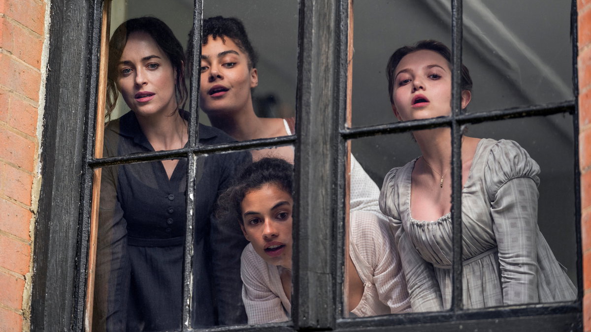 Immagine di Persuasione, le differenze tra film Netflix e libro di Jane Austen