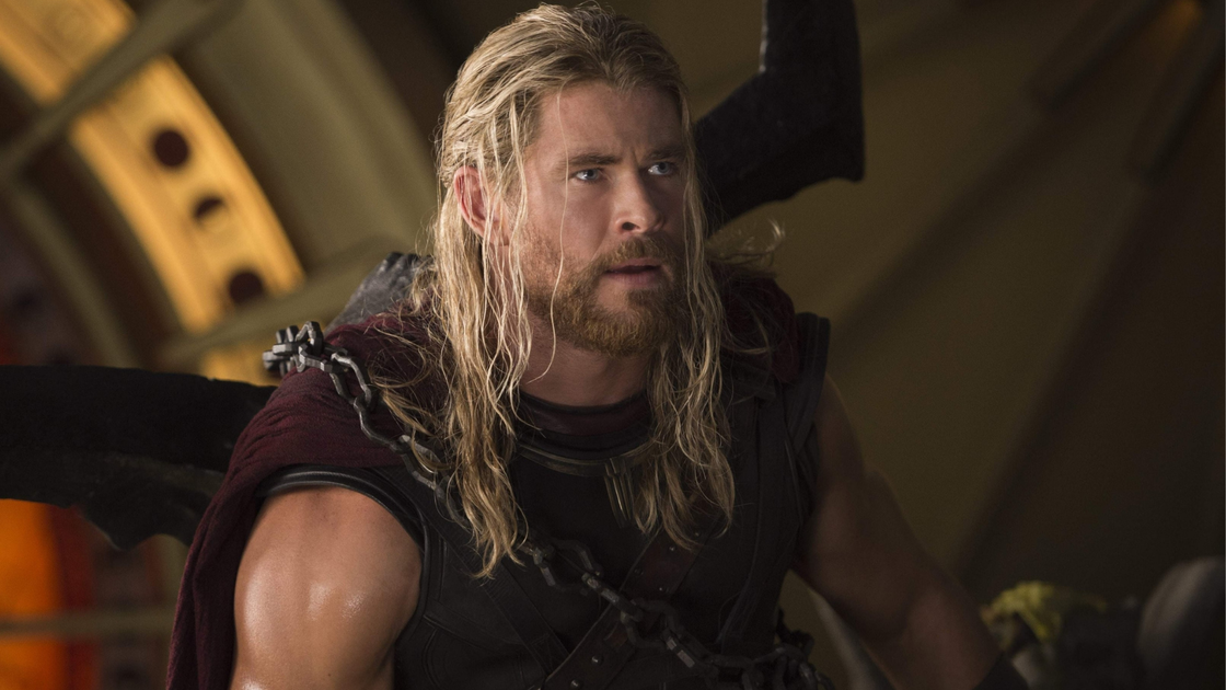 Copertina di Thor: Love and Thunder, il nuovo set LEGO mostra come gli eroi viaggeranno nel Bifrost