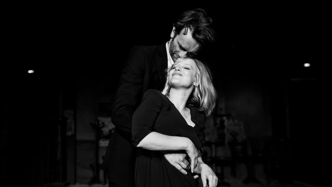 Copertina di Cold War, la recensione: un grande film e un grande amore incendiano la Guerra fredda