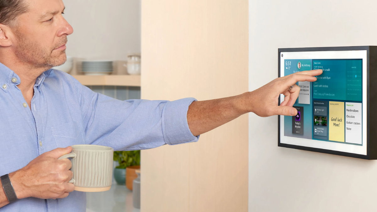 Immagine di Echo Show 15: lo schermo intelligente di Amazon oggi in sconto del 17%!