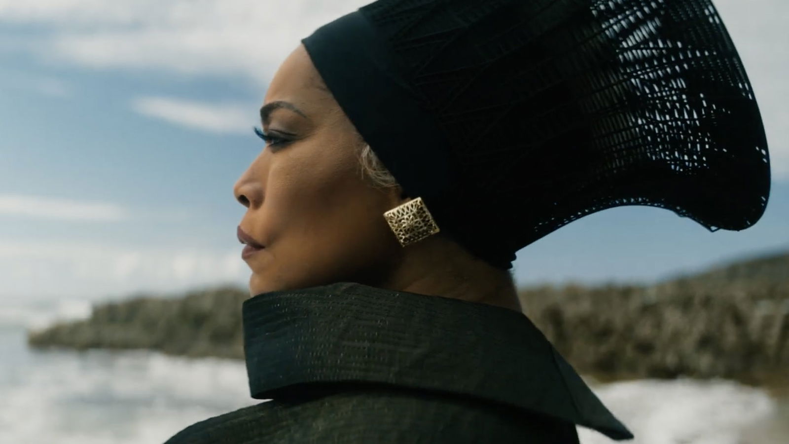 Immagine di Black Panther 2: Angela Bassett contro il destino di Ramonda