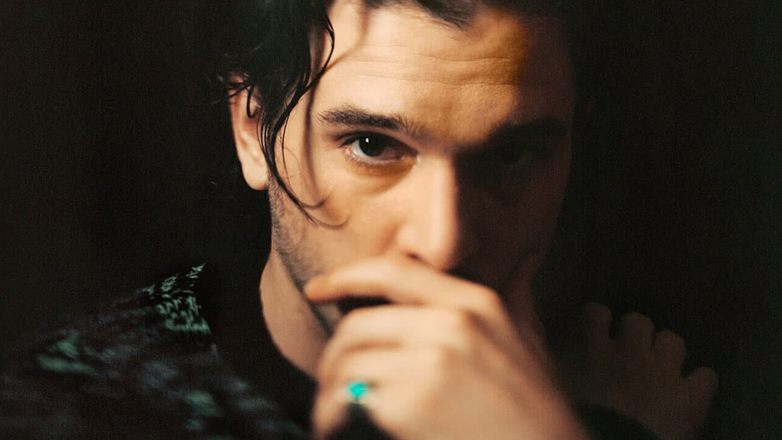 Copertina di Kit Harington parla del suo debutto Marvel posticipato: "le riprese de Gli Eterni sono finite, non so altro"