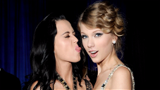 Copertina di Katy Perry torna con Witness, Taylor Swift ribatte con Spotify