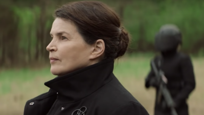 Copertina di The Walking Dead: World Beyond. Cosa sappiamo su Julia Ormond