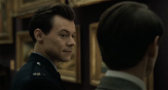 Copertina di Harry Styles ha un amore proibito nel trailer di My Policeman