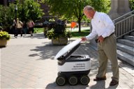 Copertina di I nuovi fattorini dell'università di Purdue sono dei robot