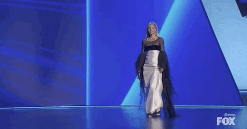 Copertina di Emmy 2019: la strana camminata di Gwyneth Paltrow