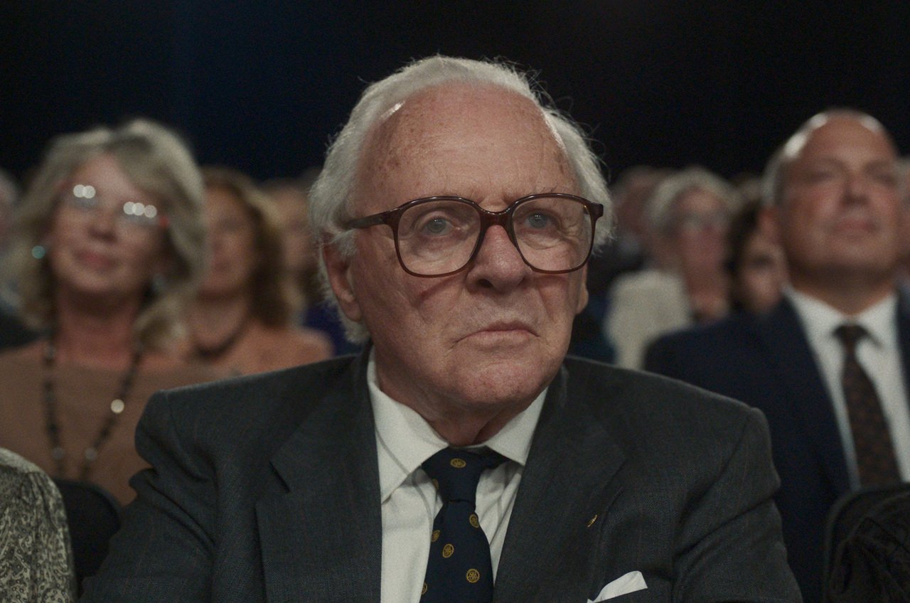 Immagine di One Life, recensione: Anthony Hopkins in un film dalla risonanza storica