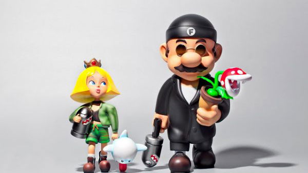 Copertina di Super Mario incontra il film cult Léon con una letale action figure