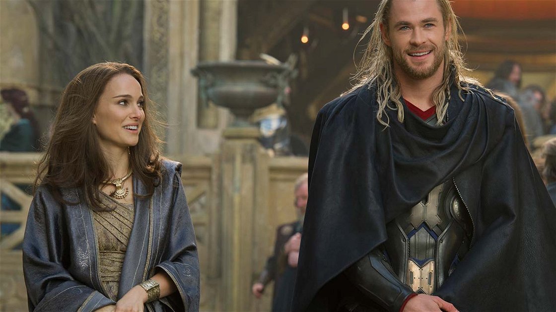 Copertina di Natalie Portman si allena per Thor: Love and Thunder (e invidia i muscoli del Dio del Tuono)