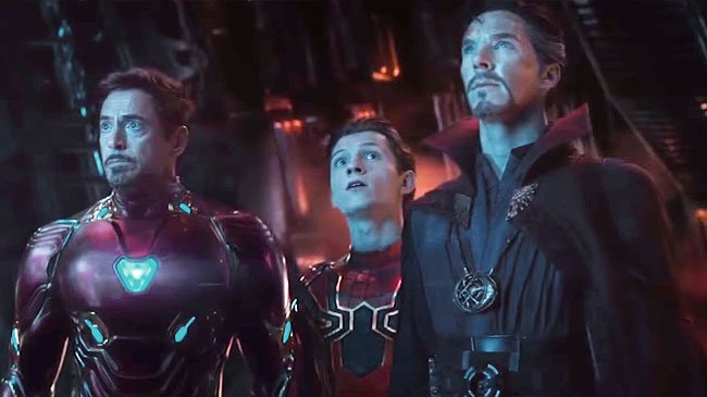 Copertina di Avengers: Infinity War, maratona di oltre 30 ore nei cinema USA per l'uscita del film