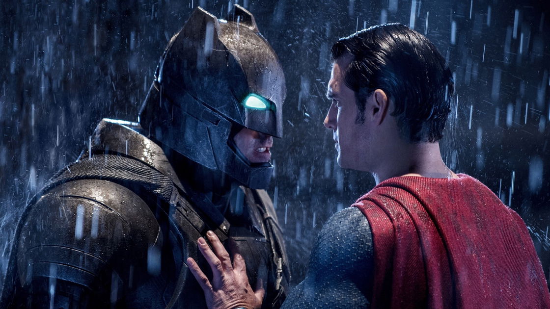 Copertina di Batman v Superman: Dawn of Justice, la spiegazione del finale del film