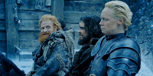 Copertina di Game of Thrones, Tormund flirta con Brienne anche a telecamere spente