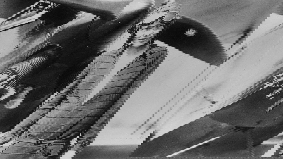 Copertina di Amelia Earhart: i resti ritrovati sull'isola di Nikumaroro sarebbero della leggendaria aviatrice