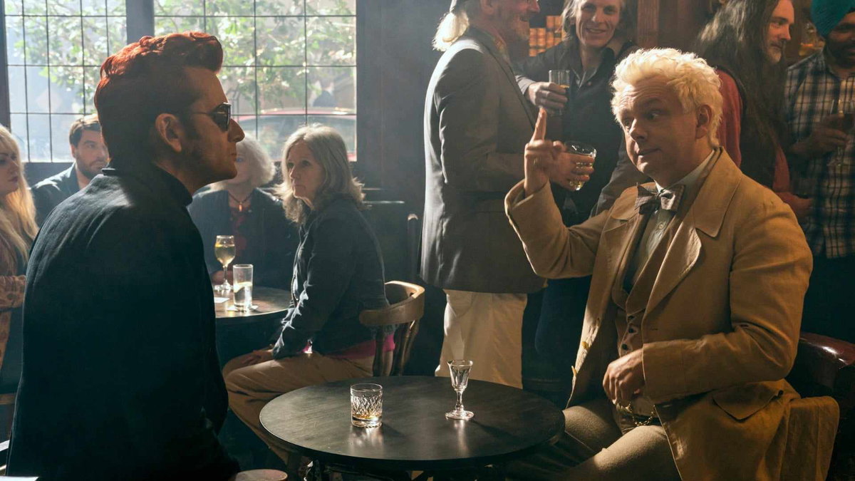 Immagine di Good Omens, Neil Gaiman invita i fan a supportare una terza stagione