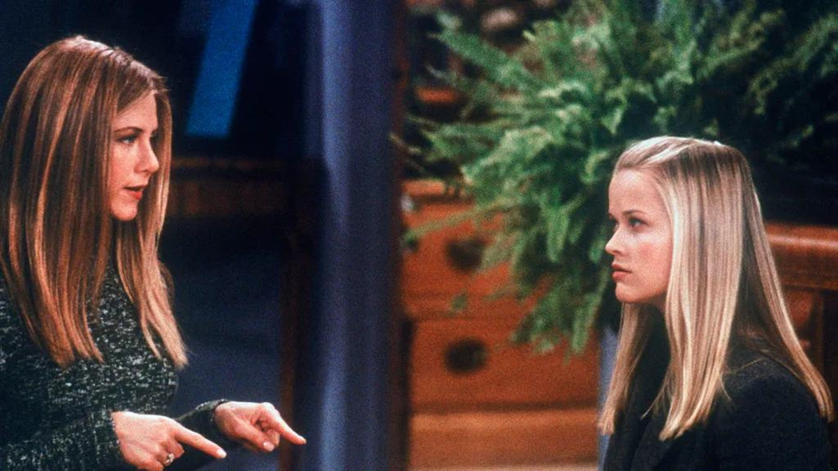 Immagine di Ricreano una scena di Friends, ecco Jennifer Aniston e Reese Witherspoon [VIDEO]