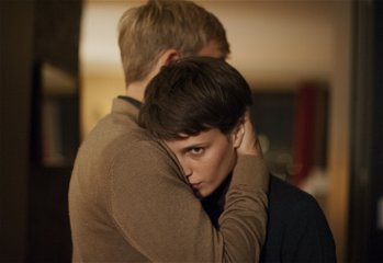 Copertina di Doppio amore, la recensione: il thriller erotico di François Ozon non stuzzica la fantasia