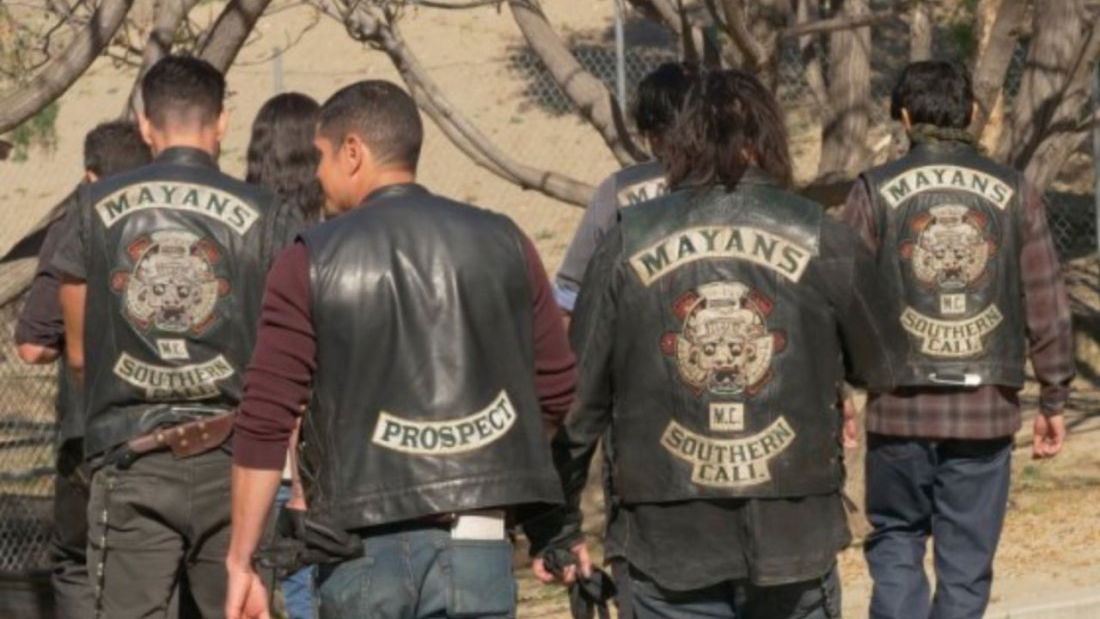 Copertina di Mayans MC, dietro le quinte dello spin-off di Sons of Anarchy