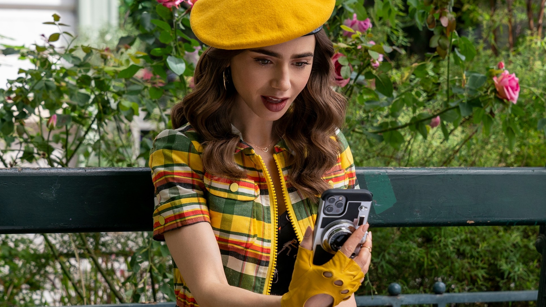 Copertina di Emily in Paris rinnovato per le stagioni 3 e 4: ecco cosa aspettarci