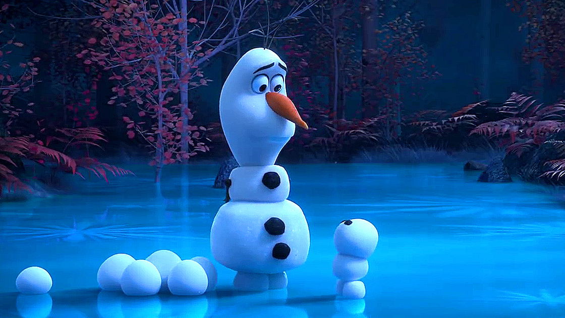 Copertina di At Home With Olaf, la nuova serie sequel di Frozen 2 disponibile gratis online
