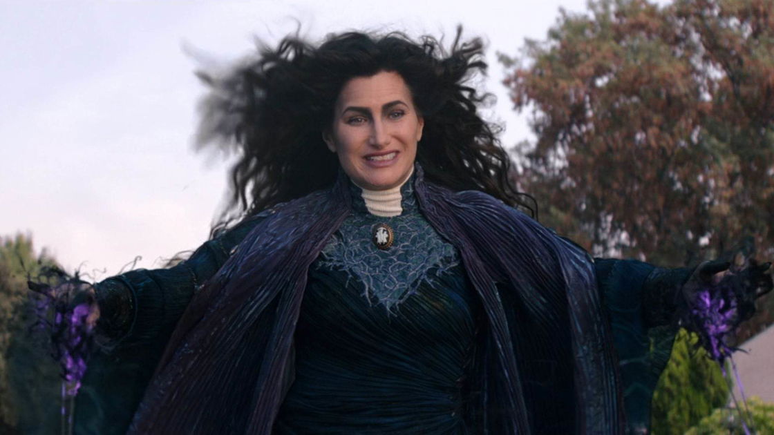 Copertina di Nuove foto dal set di Agatha: Coven of Chaos svelano i protagonisti