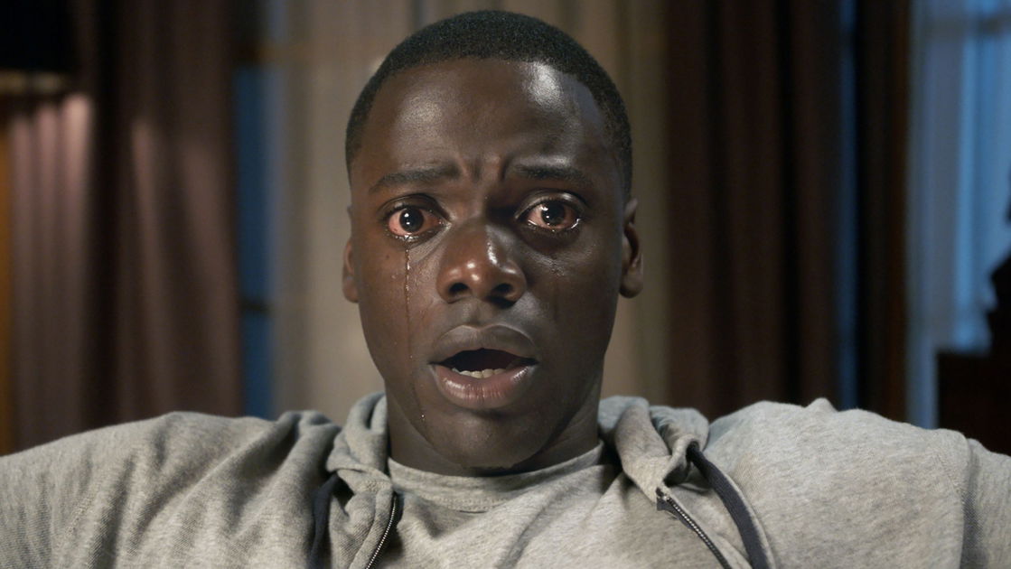 Copertina di Scappa - Get Out: la spiegazione del finale del film (e perché è stato cambiato)