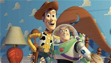 Copertina di Toy Story 4, Tim Allen saluta Buzz Lightyear