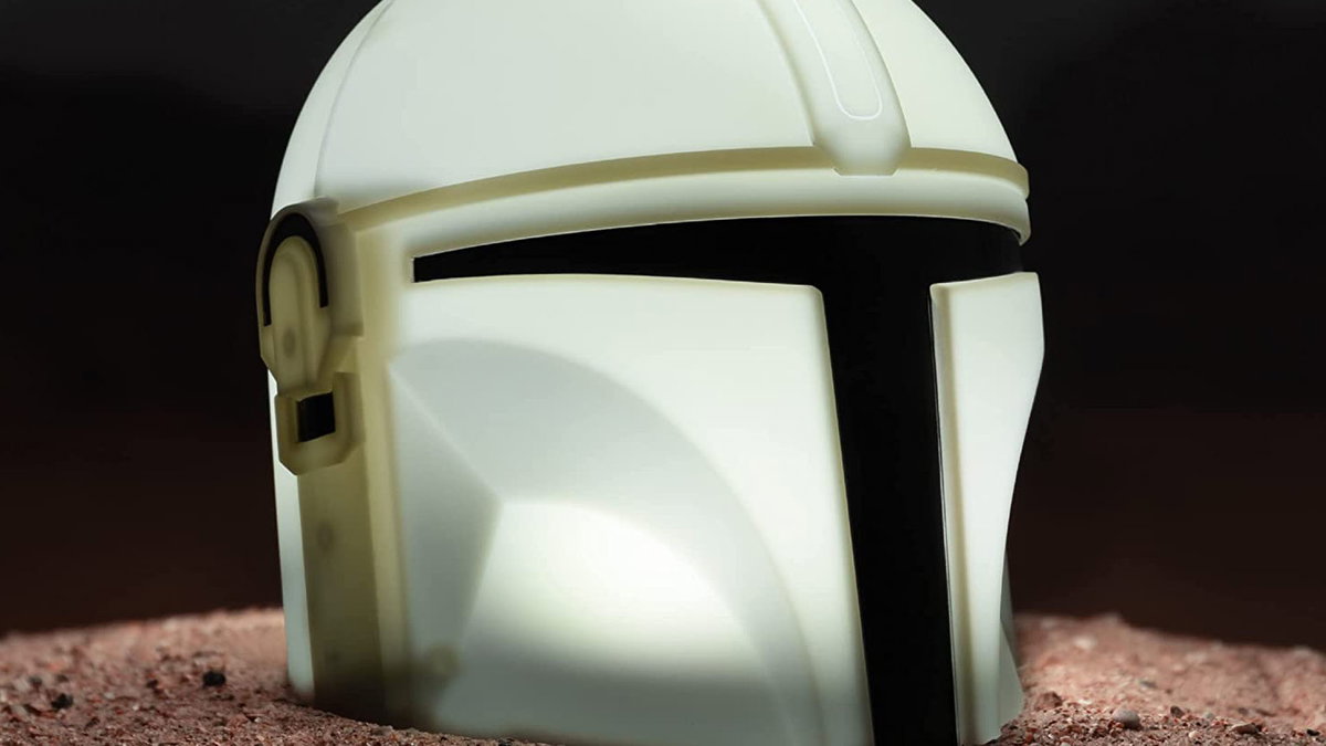 Immagine di Questa lampada da scrivania è l'ideale per qualsiasi fan di The Mandalorian!