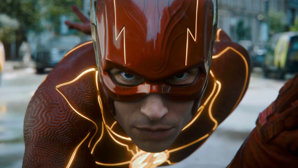 Immagine di Hideo Kojima ha visto The Flash e rimpiange Grant Gustin