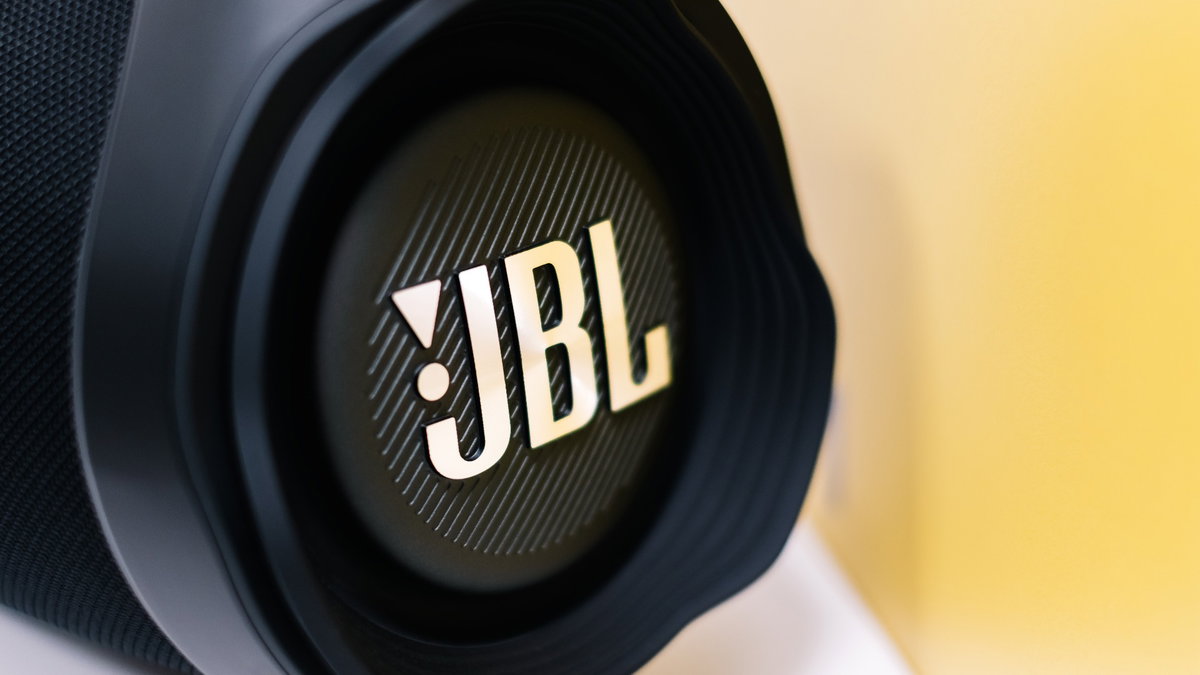 Immagine di Cassa portatile JBL con 24ore di durata in super sconto