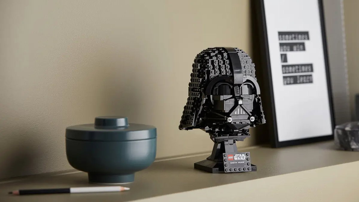 Immagine di LEGO Star Wars: lo splendido casco di Darth Vader in sconto del 16%!