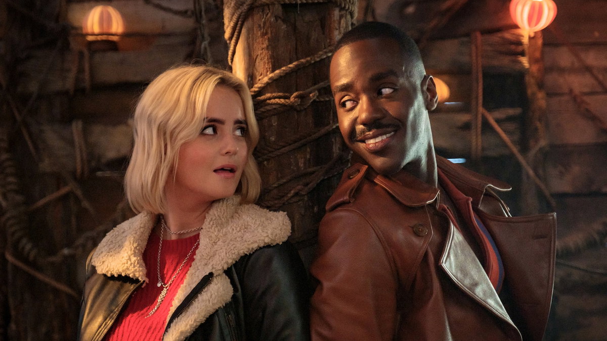 Immagine di Il teaser trailer di The Church on Ruby Road, lo speciale natalizio del Doctor Who
