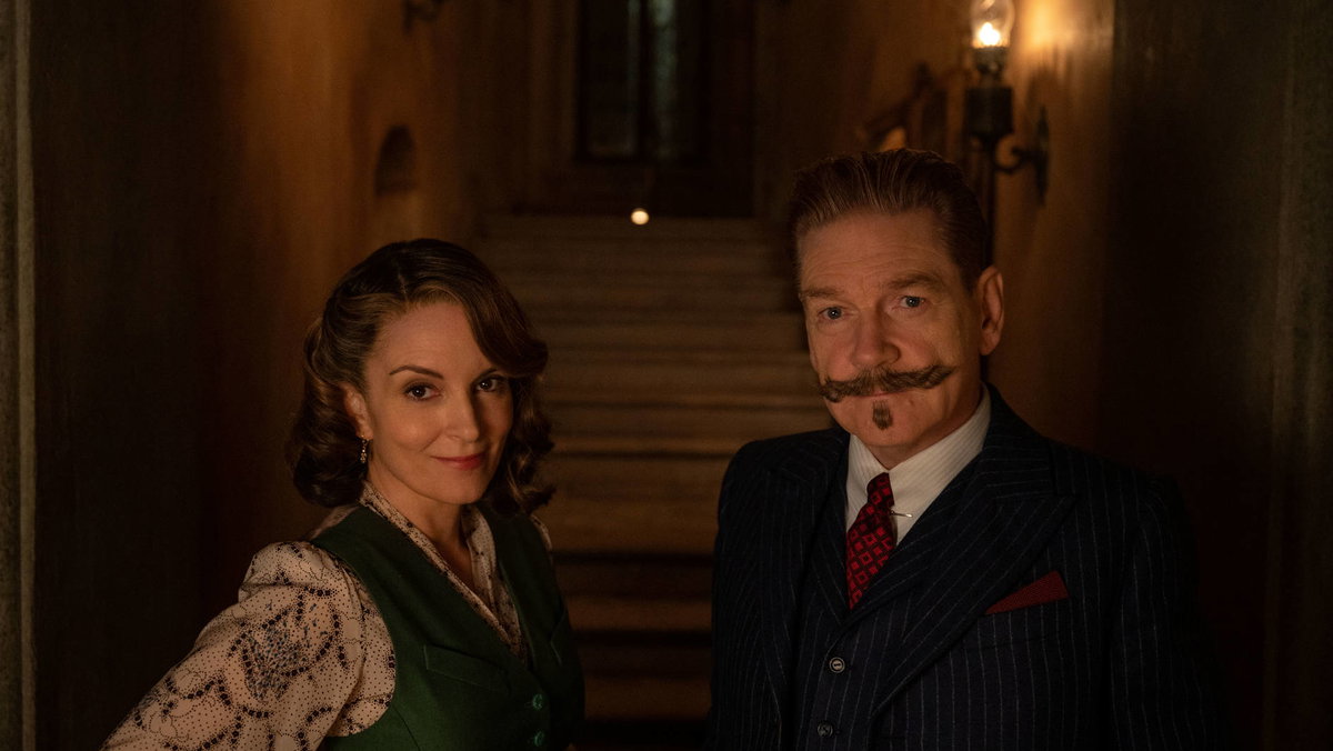 Immagine di Assassinio a Venezia, recensione: il Poirot di Kenneth Branagh in un giallo dalle tinte oscure