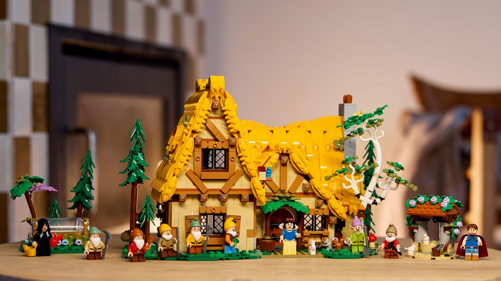 Immagine di LEGO e Disney presentano la Casa di Biancaneve e i 7 nani!