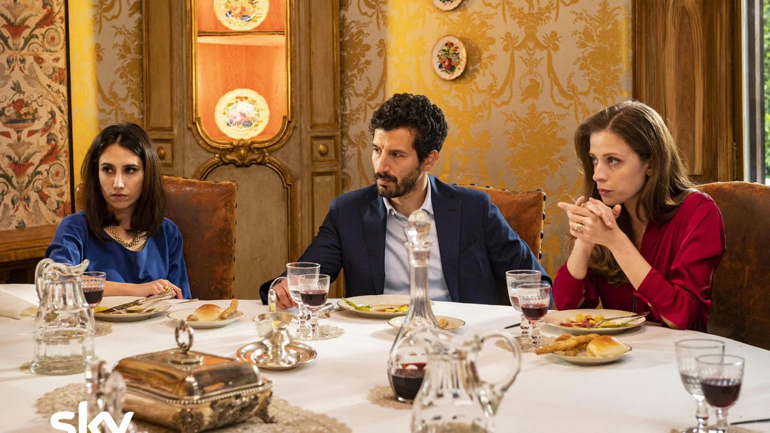 Copertina di A casa tutti bene 2: nuovi amori e tormenti nel trailer [GUARDA]