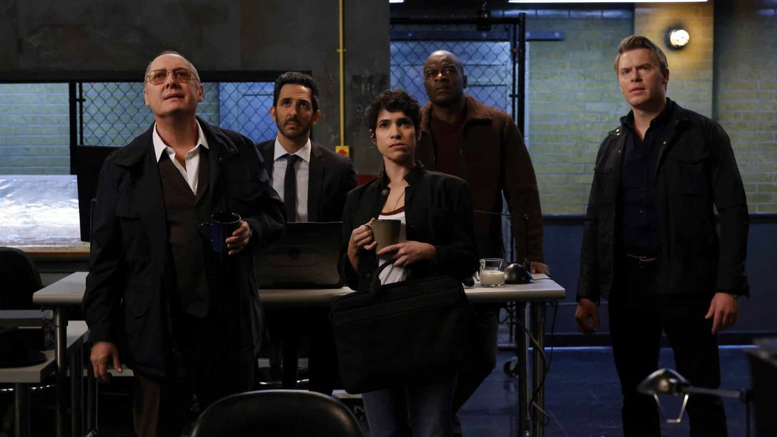 Copertina di The Blacklist 10, recensione stagione finale: l'ultimo spettacolo di Raymond Reddington