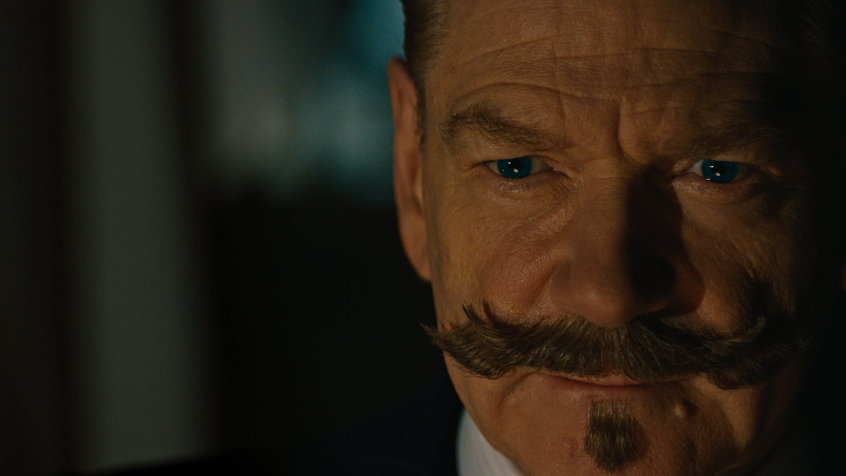 Immagine di Hercule Poirot è tornato nell'inquietante trailer di Assassinio a Venezia [GUARDA]