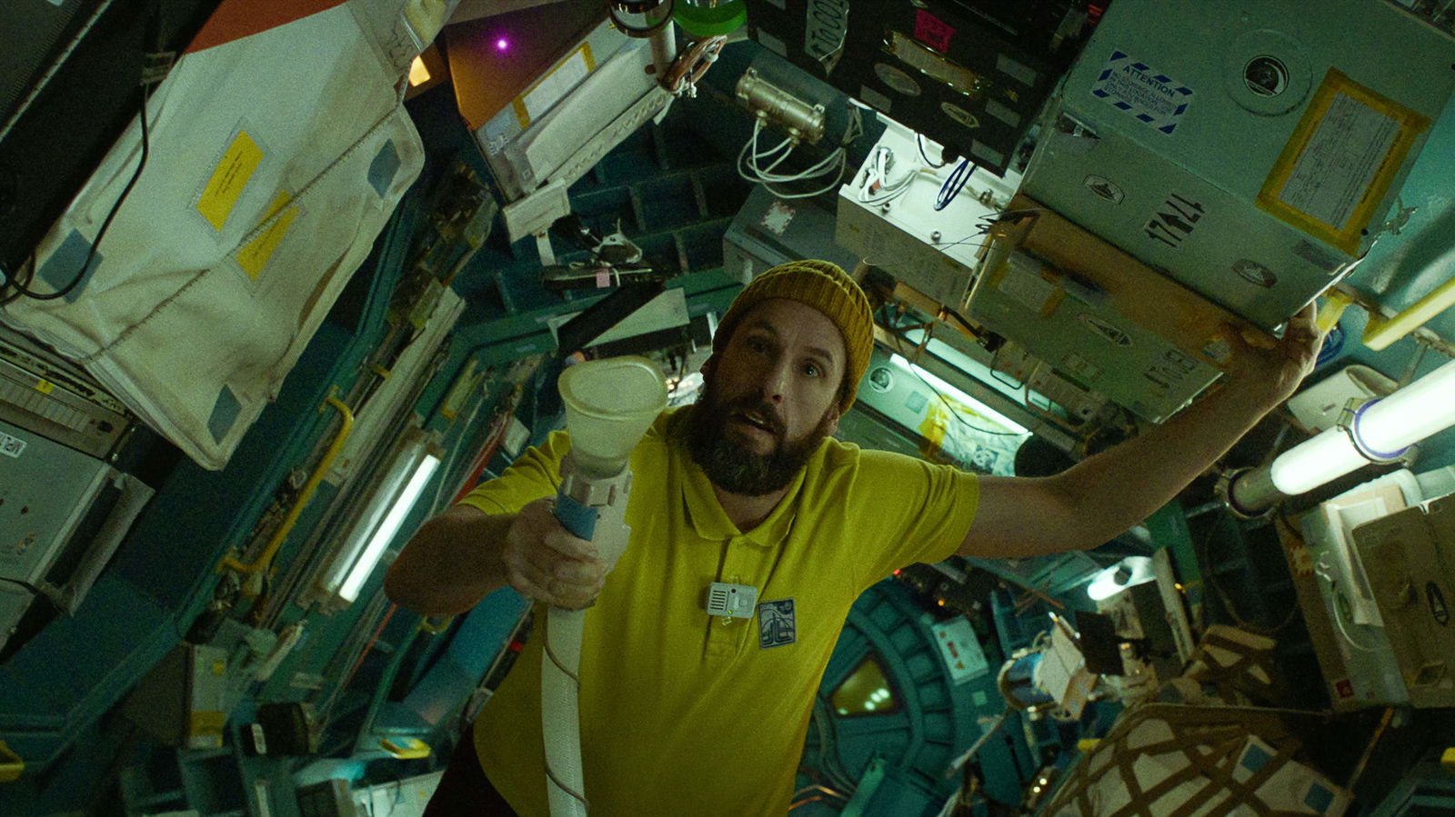 Immagine di Netflix manda nello spazio Adam Sandler con Spaceman [TRAILER]