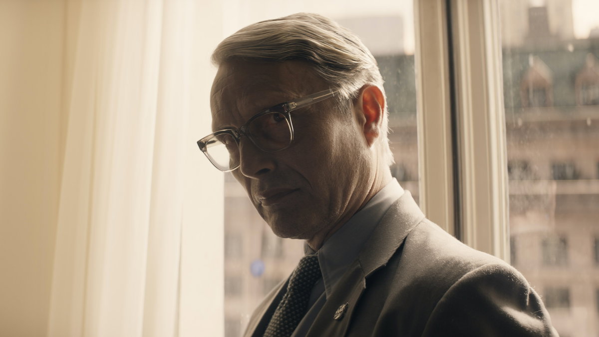 Immagine di Venezia80, Mads Mikkelsen contro il doppiaggio (e dà ragione a Favino)