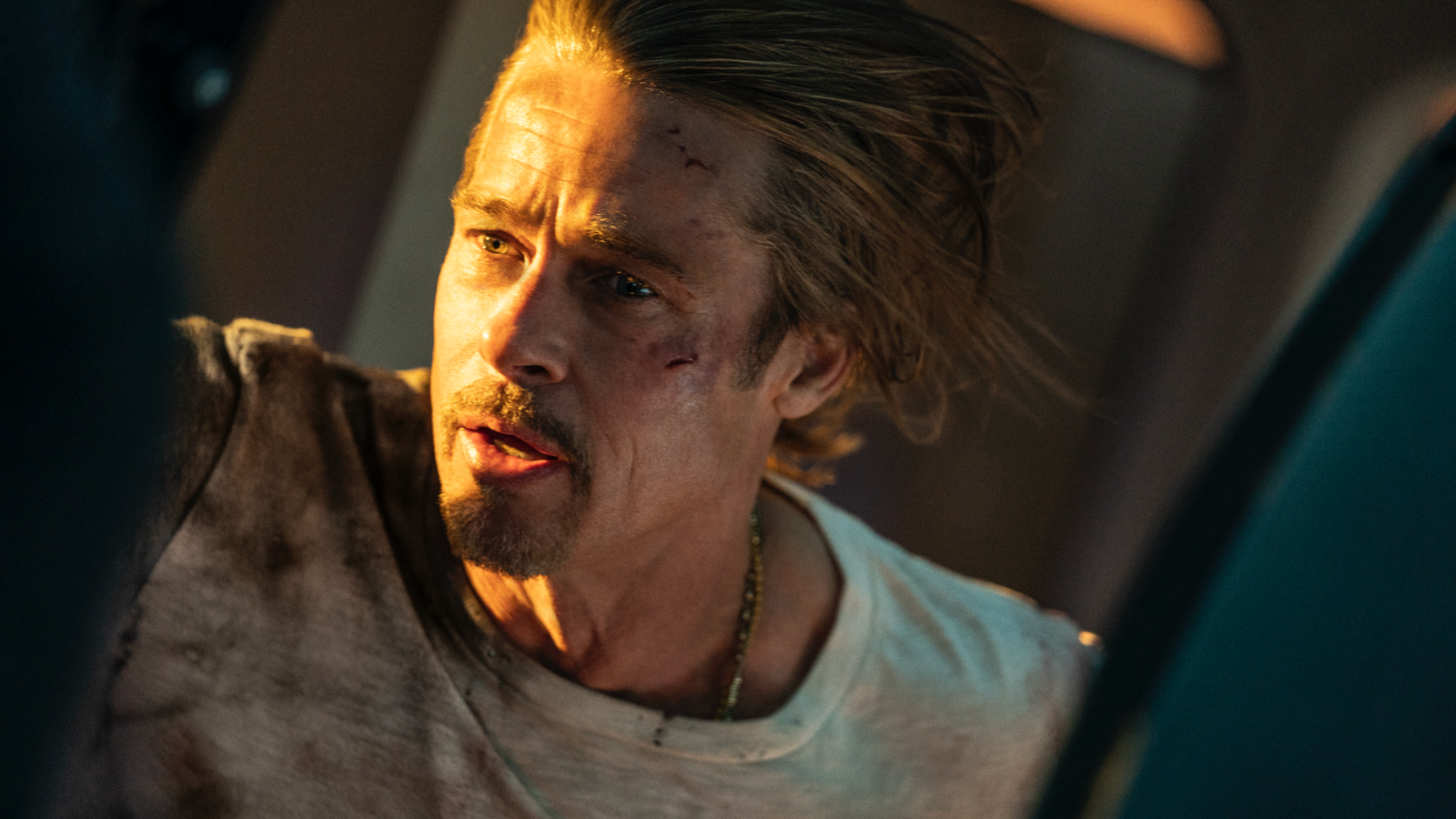 Immagine di Bullet Train, recensione: solo il divano, gli amici e Brad Pitt