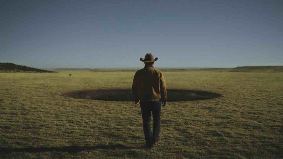 Immagine di Outer Range, il nuovo trailer della misteriosa serie con Josh Brolin