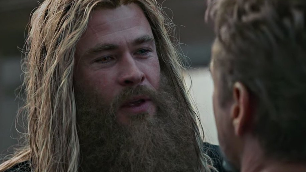 Immagine di Chris Hemsworth con baffoni e barba rossa sul set di Furiosa [FOTO]