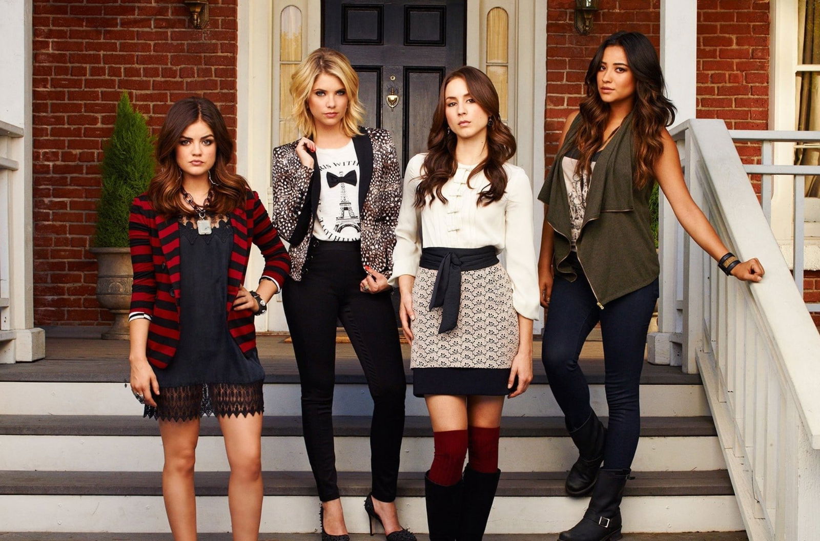 Immagine di Pretty Little Liars: 7 segreti che le Liars e altri personaggi hanno mantenuto nel corso della serie